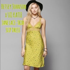 BETSEY JOHNSON xUO KATIE JANE LACE-TRIM SLIP DRESS